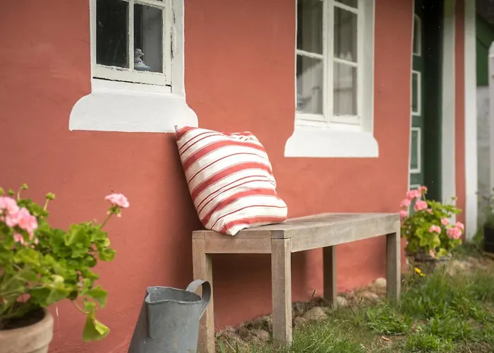 2 Bedroom Beautiful In Semesterbostad *